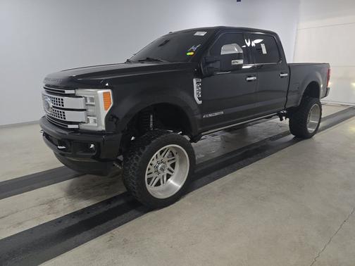 2017 Ford F-250 Platinum 4WD Crew Cab 6.75' Box