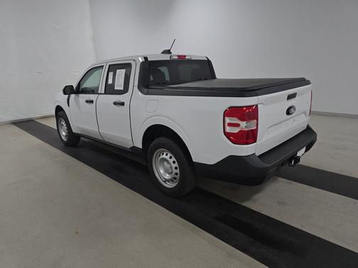 Oxford White 2025 Ford Maverick XL AWD SuperCrew