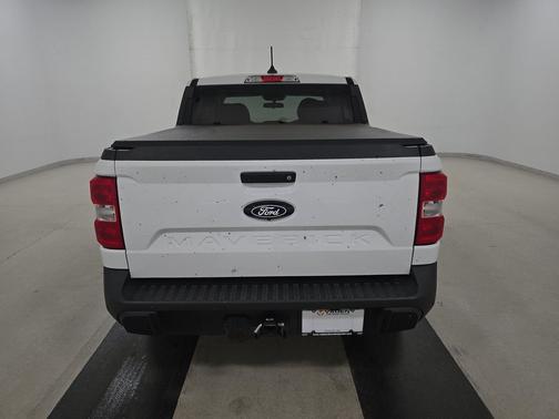 Oxford White 2025 Ford Maverick XL AWD SuperCrew