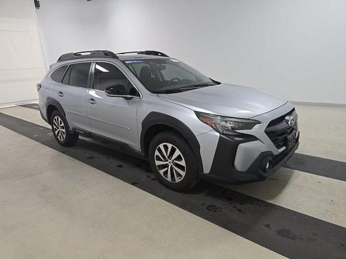 Ice Silver Metallic 2023 Subaru Outback Premium CVT