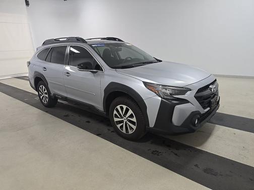 Ice Silver Metallic 2023 Subaru Outback Premium CVT