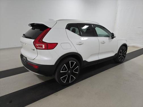 2022 Volvo XC40 T5 Inscription
