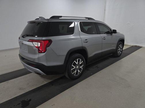 2023 GMC Acadia FWD SLT