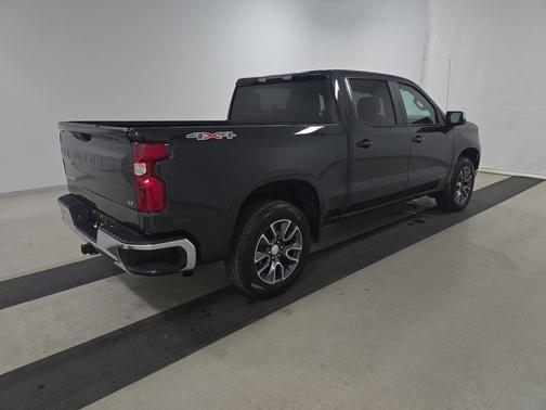 2022 Chevrolet Silverado 1500 4WD Crew Cab 147" LT w/2FL