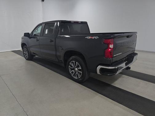 2022 Chevrolet Silverado 1500 4WD Crew Cab 147" LT w/2FL