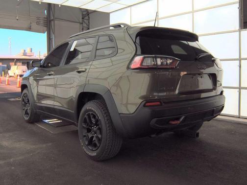 Olive Green Pearlcoat 2021 Jeep Cherokee Trailhawk 4x4