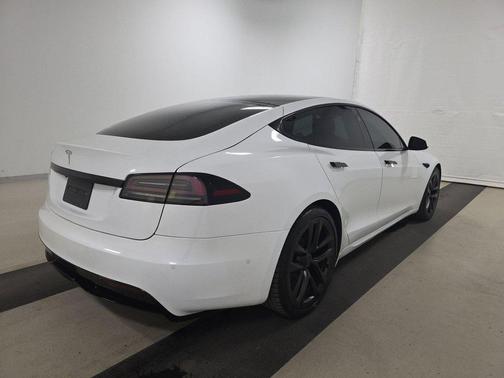 2022 Tesla Model S Long Range