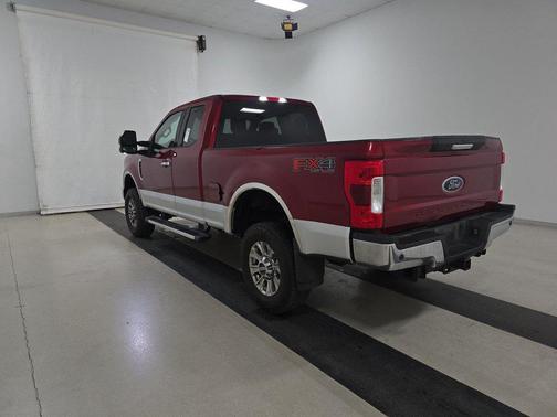 Ruby Red Metallic Tinted Clearcoat 2019 Ford F-350 XLT 4WD SuperCab 6.75' Box