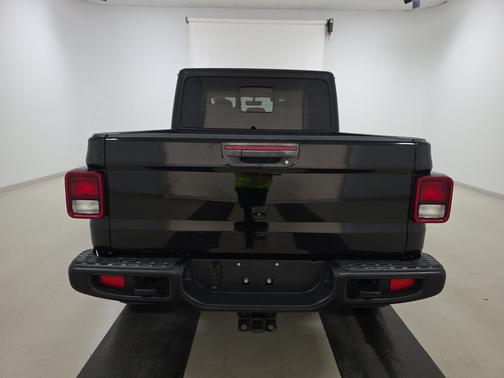Black Clearcoat 2021 Jeep Gladiator Sport S 4x4