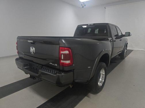 2021 RAM 3500 Laramie Crew Cab 4x4 8' Box