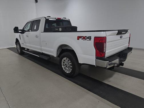 Oxford White 2020 Ford F-250 LARIAT 4WD Crew Cab 8' Box