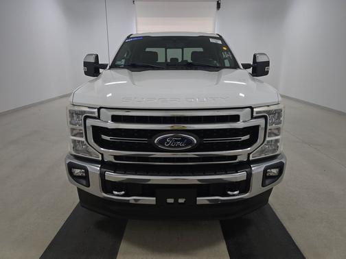 Oxford White 2020 Ford F-250 LARIAT 4WD Crew Cab 8' Box