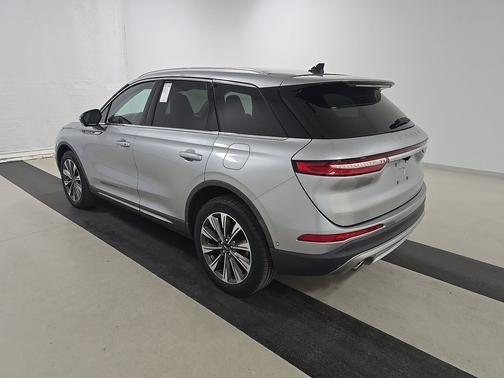 Silver Radiance Metallic Clearcoat 2022 Lincoln Corsair Reserve FWD