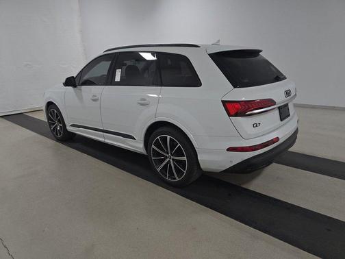 2021 Audi Q7 55 Prestige