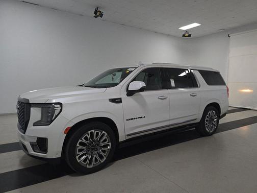2023 GMC Yukon XL Denali Ultimate