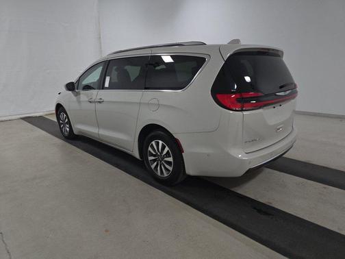 2021 Chrysler Pacifica Touring L FWD