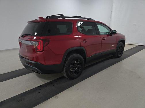 2023 GMC Acadia AWD AT4