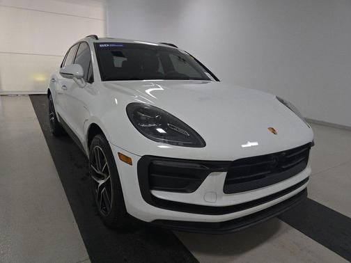 2024 Porsche Macan Turbo