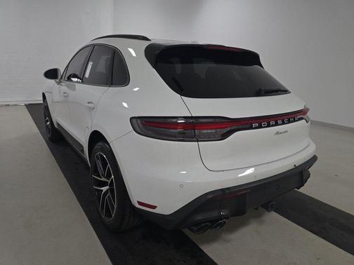 2024 Porsche Macan Turbo