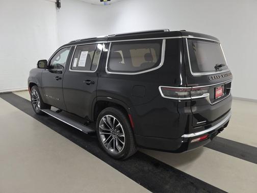 Diamond Black Crystal Pearlcoat 2022 Jeep Grand Wagoneer Series III 4x4