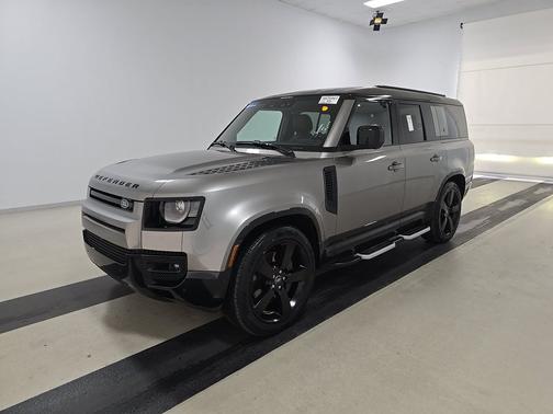 Hakuba Silver Metallic 2024 Land Rover Defender 130 P400 X-Dynamic SE
