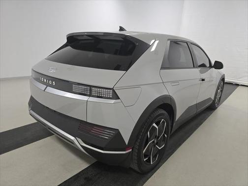 2022 Hyundai IONIQ 5 SE
