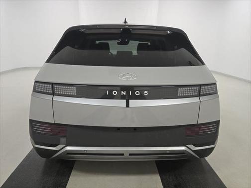 2022 Hyundai IONIQ 5 SE