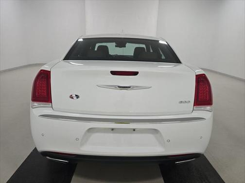 2019 Chrysler 300 Limited