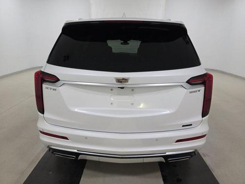 2023 Cadillac XT6 Luxury FWD