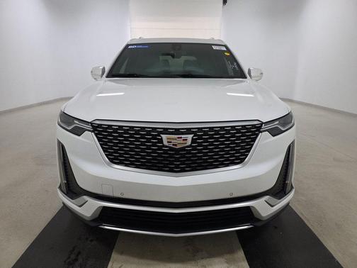 2023 Cadillac XT6 Luxury FWD