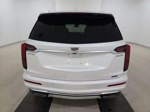 2023 Cadillac XT6 Luxury FWD