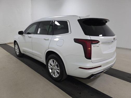 2023 Cadillac XT6 Luxury FWD