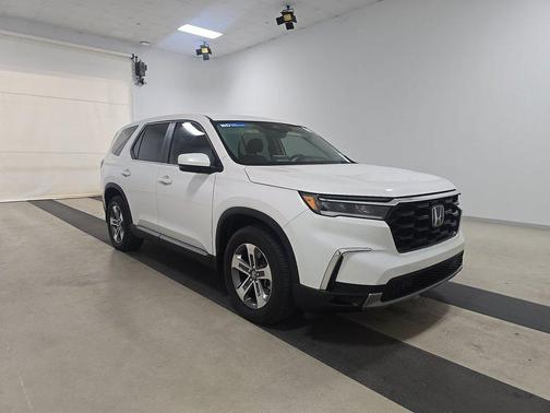 Platinum White Pearl 2025 Honda Pilot EX-L 2WD