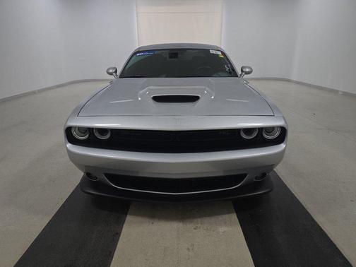 Triple Nickel Clearcoat 2023 Dodge Challenger R/T RWD