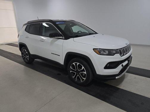 Bright White Clearcoat 2022 Jeep Compass Limited