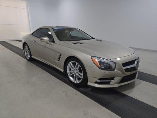 Pearl Beige Metallic 2013 Mercedes-Benz SL-Class 2dr Roadster SL 550