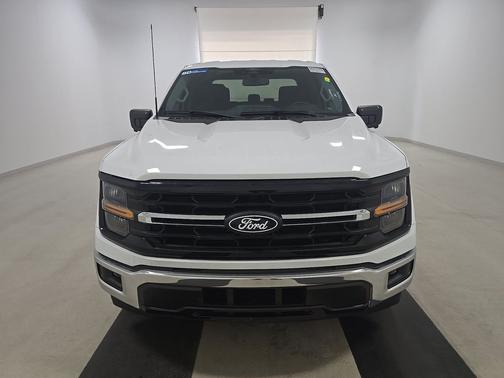 Oxford White 2024 Ford F-150 XLT 2WD SuperCrew 5.5' Box