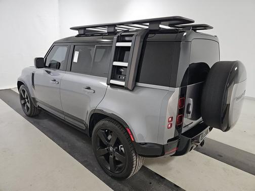 Eiger Grey Metallic 2024 Land Rover Defender 110 P400 X-Dynamic SE