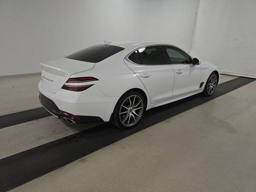 2023 Genesis G70 2.0T RWD