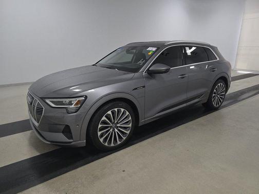 2019 Audi e-tron Premium Plus