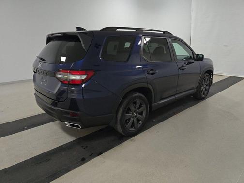 2023 Honda Pilot 2WD Sport