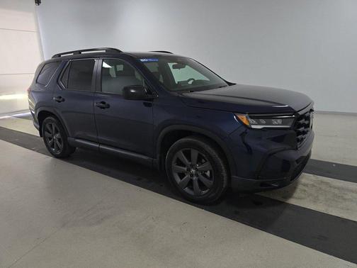2023 Honda Pilot 2WD Sport
