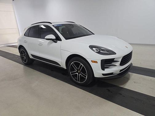 Carrara White Metallic 2020 Porsche Macan Macan