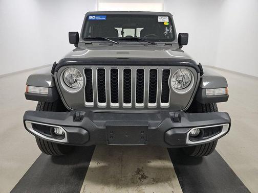 Sting-Gray Clearcoat 2021 Jeep Gladiator Overland 4x4
