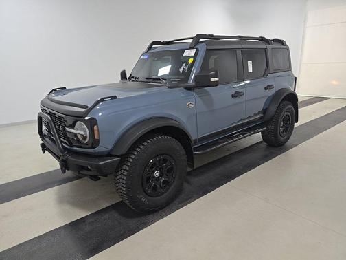 Azure Gray Metallic Tri-Coat 2023 Ford Bronco Wildtrak 4 Door Advanced 4x4