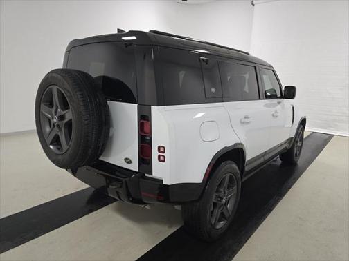 2023 Land Rover Defender 110 X-Dynamic SE