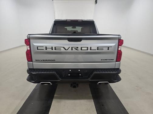 Sterling Gray Metallic 2024 Chevrolet Silverado 1500 4WD Crew Cab 147" Custom Trail Boss