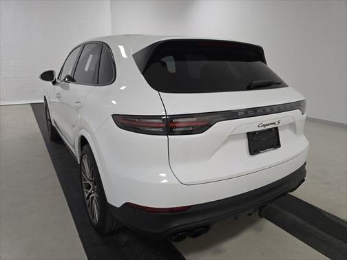 2023 Porsche Cayenne Platinum Edition