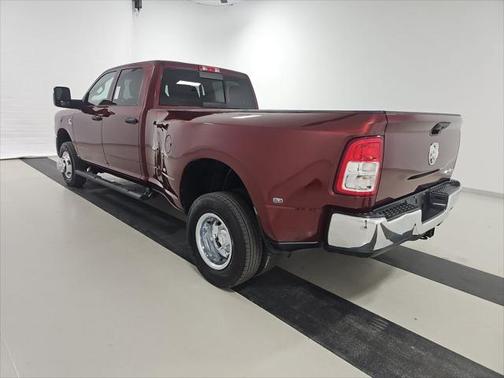 2024 RAM 3500 Tradesman Crew Cab 4x4 8' Box