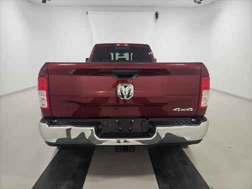 2024 RAM 3500 Tradesman Crew Cab 4x4 8' Box